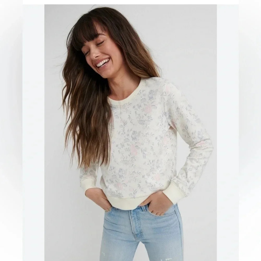 Vintage - Cottage Core Oversized 90s Sweater